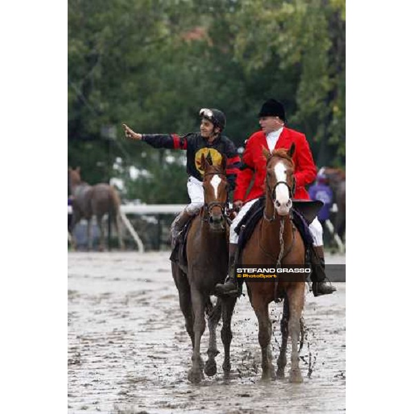 Rafael Bejarano on Ginger Punch after winning the Breeeder\'s Cup Distaff at Monmouth Park racetrack Monmouth Park, 27th october 2007 ph. Stefano Grasso
