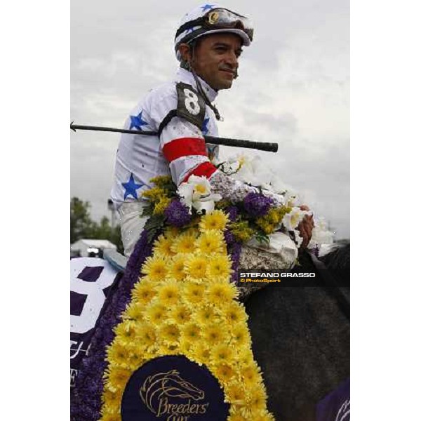 Cornelio Velasquez on Kip Deville after winning the Breeders\' Cup Mile at Monmouth Park racetrack Monmouth Park, 27th october 2007 ph. Stefano Grasso