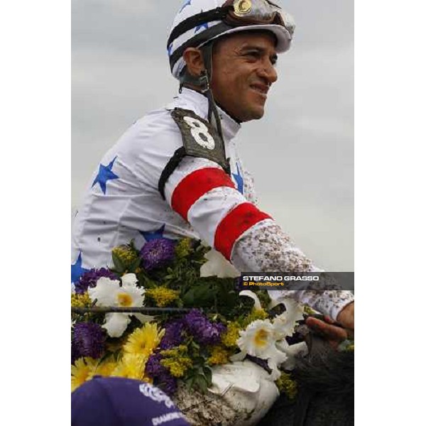 Cornelio Velasquez on Kip Deville after winning the Breeders\' Cup Mile at Monmouth Park racetrack Monmouth Park, 27th october 2007 ph. Stefano Grasso