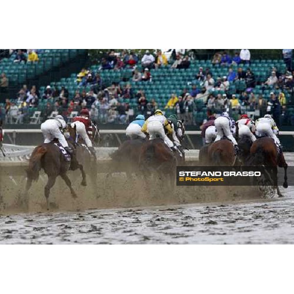 the horses of the Breeeder\'s Cup Juvenile at the first turn at Monmouth Park racetrack Monmouth Park, 27th october 2007 ph. Stefano Grasso