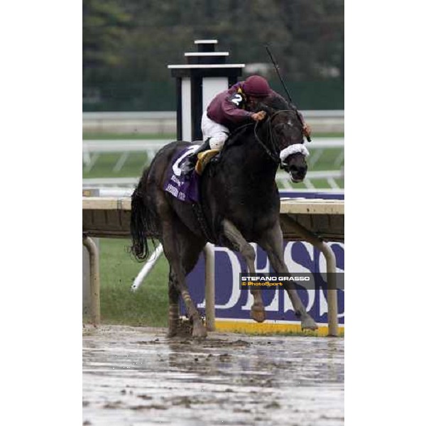 Cornelio Velasquez on War Pass wins the Breeeder\'s Cup Juvenile at Monmouth Park racetrack Monmouth Park, 27th october 2007 ph. Stefano Grasso