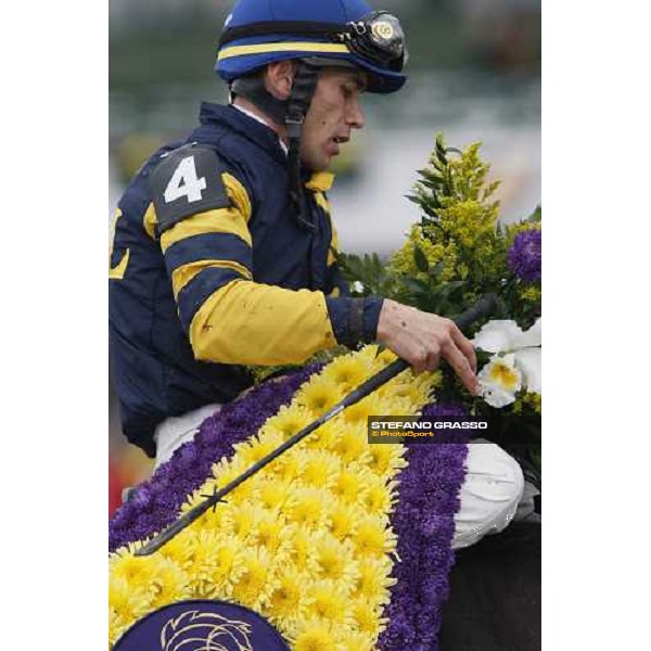 Garrett Gomez on Indian Blessing after winning the Breeeder\'s Cup Juvenile Fillies at Monmouth Park racetrack Monmouth Park, 27th october 2007 ph. Stefano Grasso