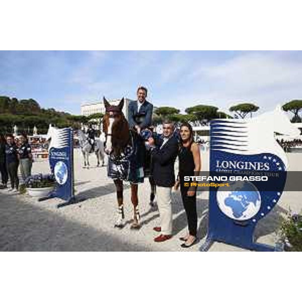 LGCT of Rome - Class 14 - Prize giving ceremony - Simon Delestre on Chesall Zimequest wins class 14 - Marco Di Paola - Rome, Stadio dei Marmi - 24 September 2017 - ph.Stefano Grasso/LGCT