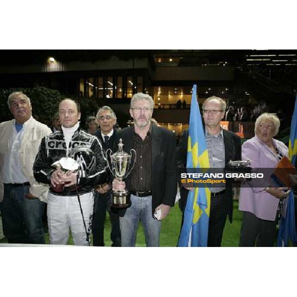 the winning connection of Adrian Chip winners of Gran Premio Paolo e Orsino Orsi Mangelli Milan, 1st nov. 2007 ph. Stefano Grasso