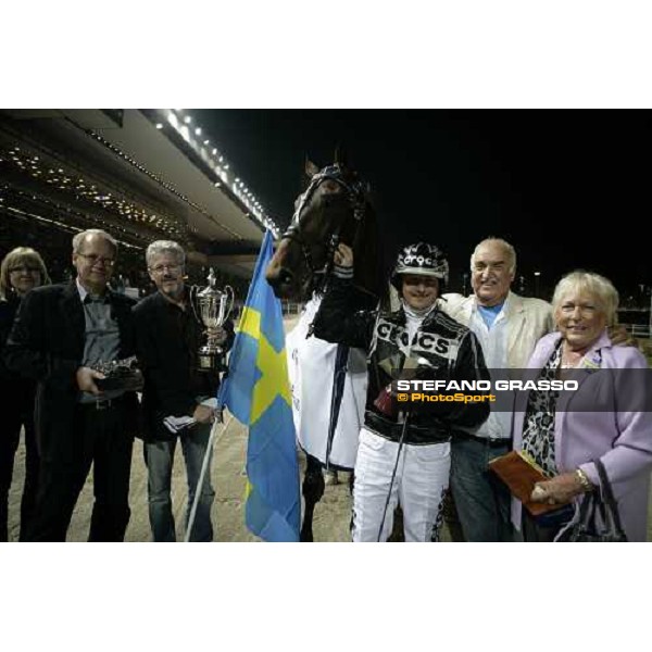 the winning connection of Adrian Chip winners of Gran Premio Paolo e Orsino Orsi Mangelli Milan, 1st nov. 2007 ph. Stefano Grasso