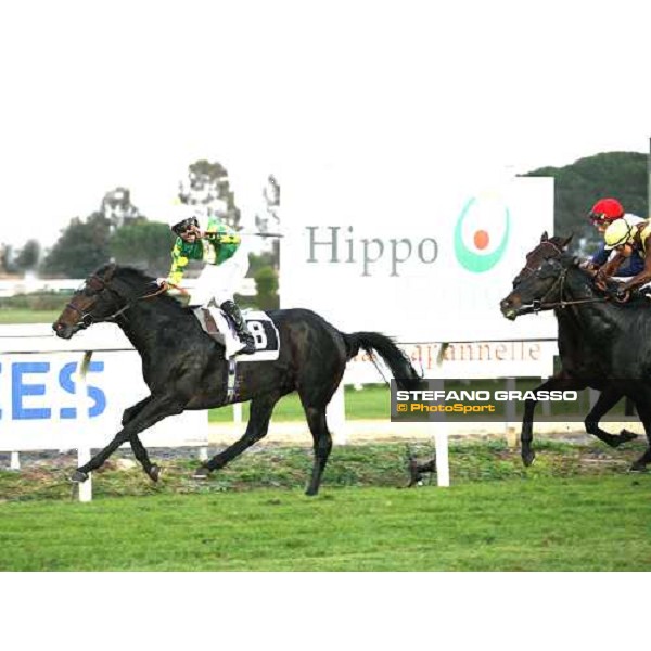 Neil Callan on Pressing exulting after winning the Premio Roma At The Races followeb by Monachesi and Boris De Deauville Roma, 4th november 2007 ph. Stefano Grasso