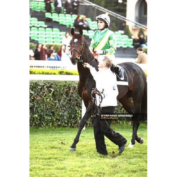 Neil Callan on Pressing parading before winning the Premio Roma At The Races Roma, 4th november 2007 ph. Stefano Grasso
