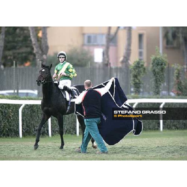Neil Callan coming back on Pressing after winning the Premio Roma At The Races Roma, 4th november 2007 ph. Stefano Grasso