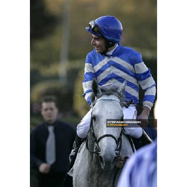 Endo Botti on Santiago after winning the Premio Ribot Rome, 4th nov. 2007 ph. Stefano Grasso