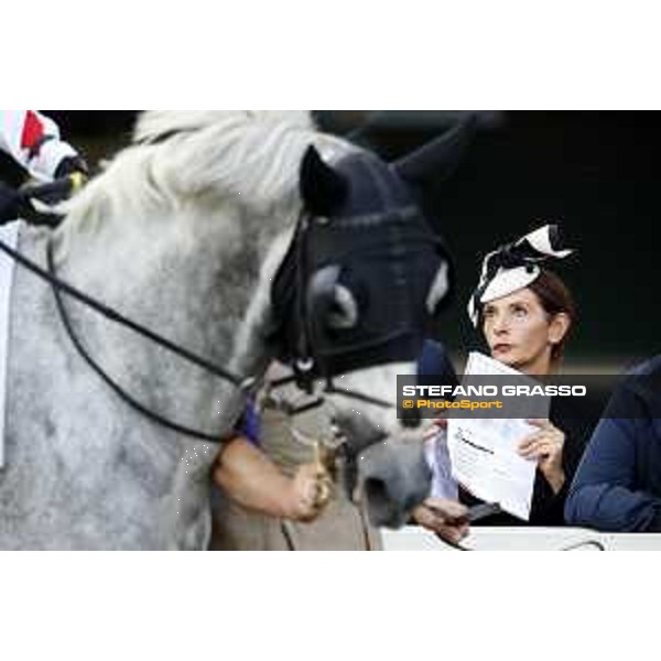 racegoer at San Siro Milano - San Siro racecourse 22nd octiber 2017 - ph.Stefano Grasso