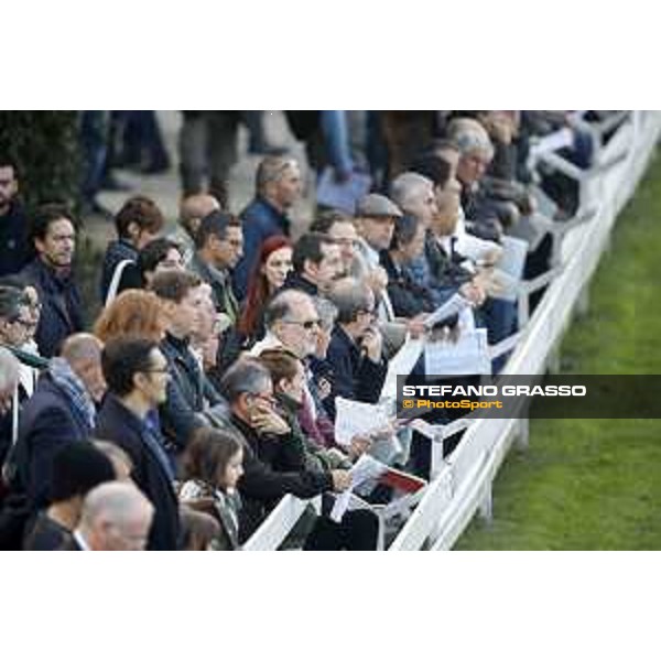 racegoers at San Siro Milano - San Siro racecourse 22nd octiber 2017 - ph.Stefano Grasso