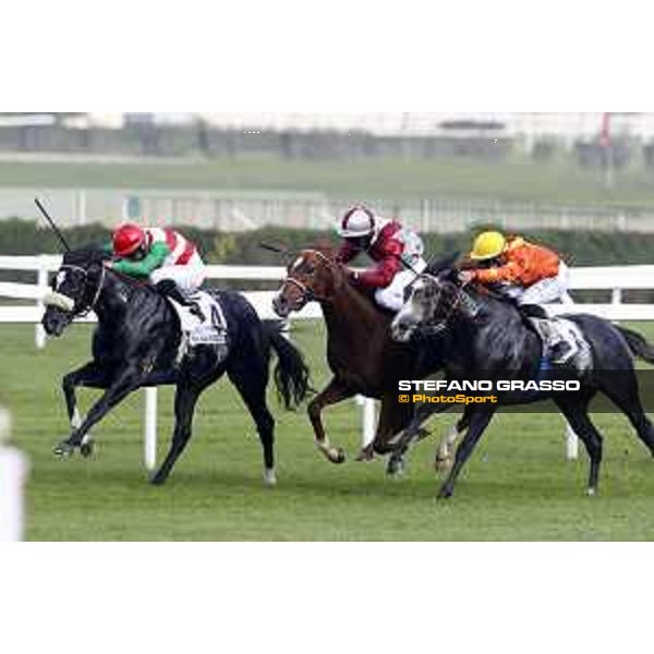 Dario Vargiu on Summer Festival wins the Premio Campobello beating Wiesenbach and Poldi\'s Liebling Milano - San Siro racecourse 22nd octiber 2017 - ph.Stefano Grasso