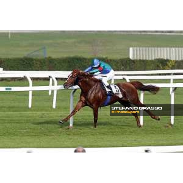 Edy Pedroza on Lightning Bolt wins the Premio Milano Jockey Club Stakes PSA Milano - San Siro racecourse 22nd octiber 2017 - ph.Stefano Grasso