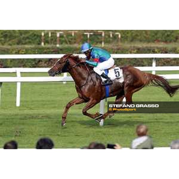 Edy Pedroza on Lightning Bolt wins the Premio Milano Jockey Club Stakes PSA Milano - San Siro racecourse 22nd octiber 2017 - ph.Stefano Grasso