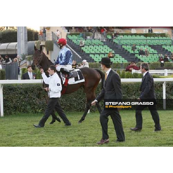Ing. Elio Pautasso leads the parade with Thierry Tulliez on Boris de Deauville before the Premio Roma At The Races Rome, 4th nov. 2007 ph. Stefano Grasso