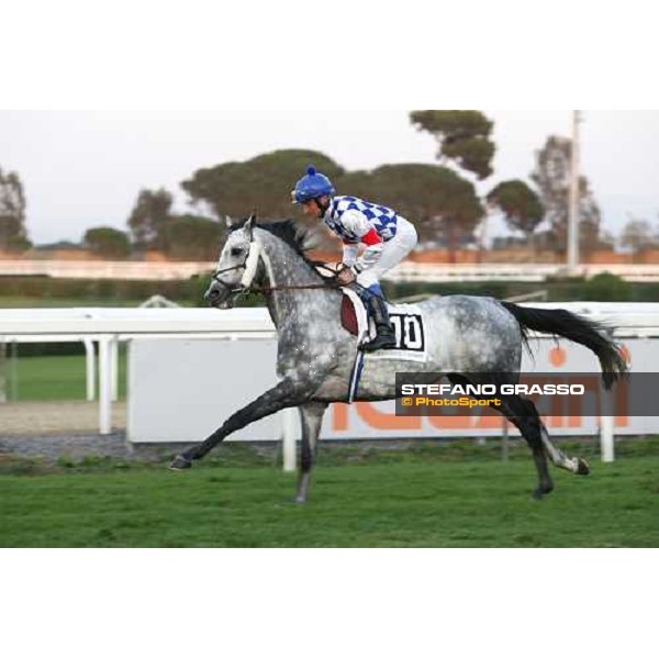 Maurizio Pasquale cantering on Vol de Nuit before the Premio Roma At The Races Rome, 4th nov. 2007 ph. Stefano Grasso
