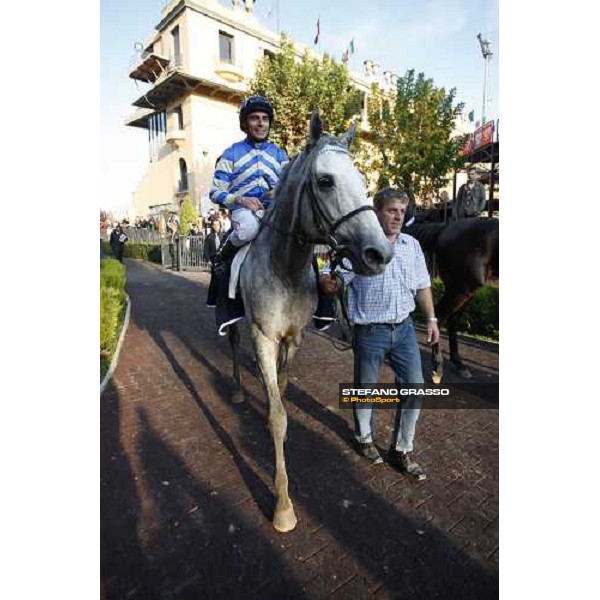 Endo Botti coming back on Santiago after winning the Premio Ribot at Capannelle racetrack Rome, 4th nov. 2007 ph. Stefano Grasso