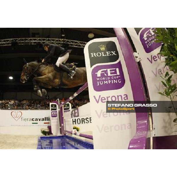 Albert Zoer on Oki Doki wins the Rolex Fei World Cup Jumping Prix. 8 Verona, 11th nov. 2007 ph. Stefano Grasso