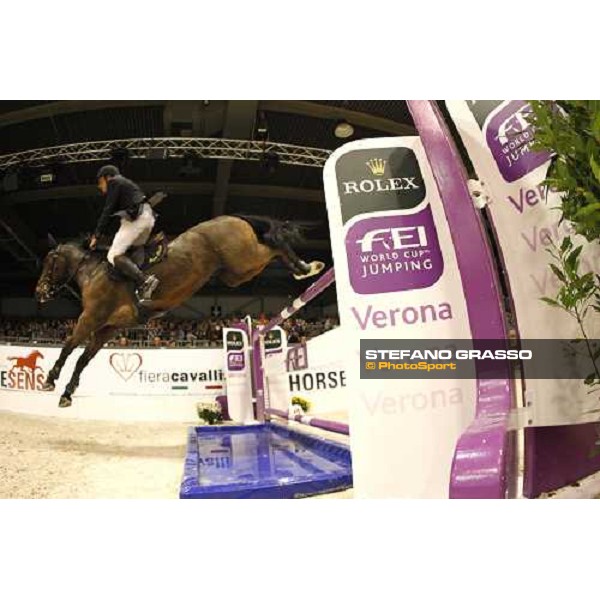 Albert Zoer on Oki Doki wins the Rolex Fei World Cup Jumping Prix. 8 Verona, 11th nov. 2007 ph. Stefano Grasso