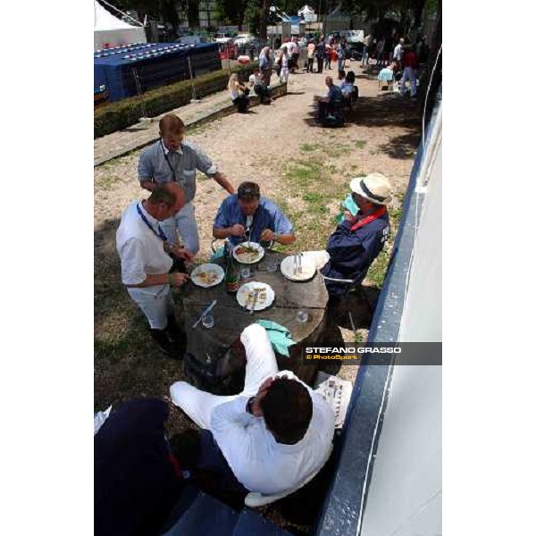 English team during brunch at Piazza di Siena Rome Piazza di Siena 29th may 2004 ph.Stefano Grasso