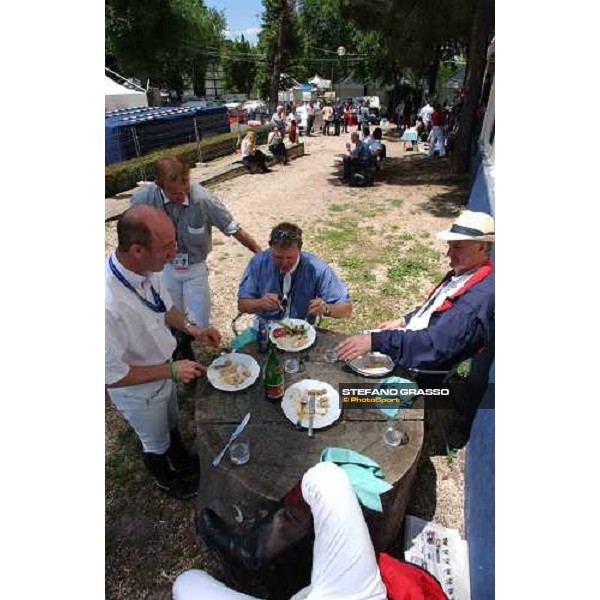 English team during brunch at Piazza di Siena Rome Piazza di Siena 29th may 2004 ph.Stefano Grasso