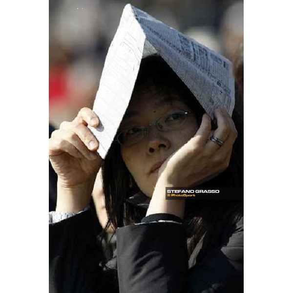 a racegoer at Fuchu racecourse Tokyo-Fuchu, 24th nov. 2007 ph. Stefano Grasso