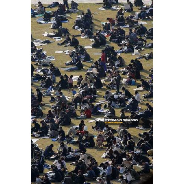 racegoers at Fuchu racecourse Tokyo-Fuchu, 24th nov. 2007 ph. Stefano Grasso