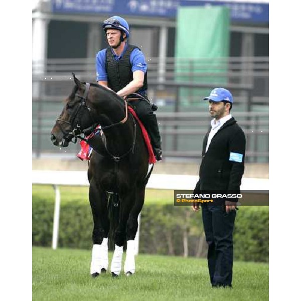 Ramonti preparing for morning track works at Sha Tin watched by Saeed Bin Suroor Hong Kong, 6th dec. 2007 ph. Stefano Grasso