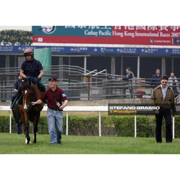 Dylan Thomas preparing for morning track works at Sha Tin racetrack with Aidan O\' Brien at right Hong Kong, 6th dec. 2007 ph. Stefano Grasso