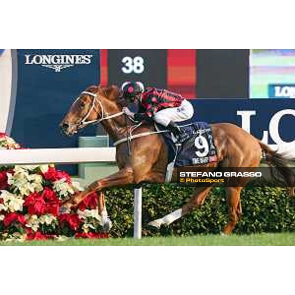 LHKIR - Longines Hong Kong Cup - Zac Purton on Time Warp wins race 8 Hong Kong,10th dec. 2017 Ph.Stefano Grasso/Longines