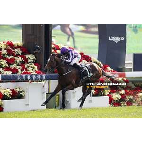 LHKIR - Longines Hong Kong Vase - Ryan Moore on Highland Reel wins race 4 Hong Kong,10th dec. 2017 Ph.Stefano Grasso/Longines