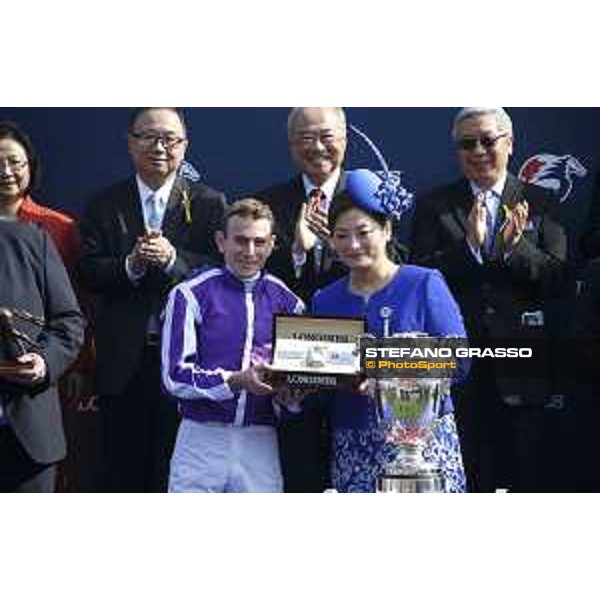 LHKIR - Longines Hong Kong Vase - Ryan Moore on Highland Reel wins race 4 Hong Kong,10th dec. 2017 Ph.Stefano Grasso/Longines