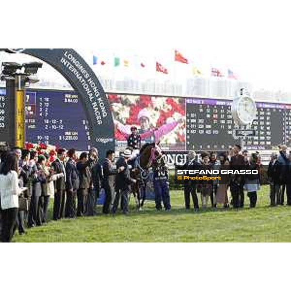 LHKIR - Longines Hong Kong Mile - K C Leung on Beauty Generation wins race 7 Hong Kong,10th dec. 2017 Ph.Stefano Grasso/Longines