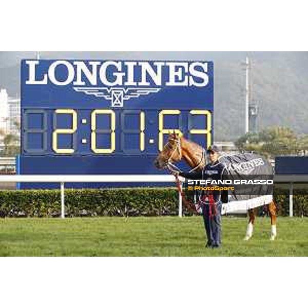 Longines Hong Kong International Races Longines Hong Kong Cup - winner Zac Purton on Time Warp Hong Kong,10th dec. 2017 Ph.Stefano Grasso/Longines