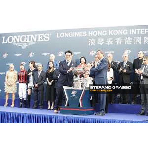 Longines Hong Kong International Races Longines Hong Kong Cup - winner Zac Purton on Time Warp Hong Kong,10th dec. 2017 Ph.Stefano Grasso/Longines