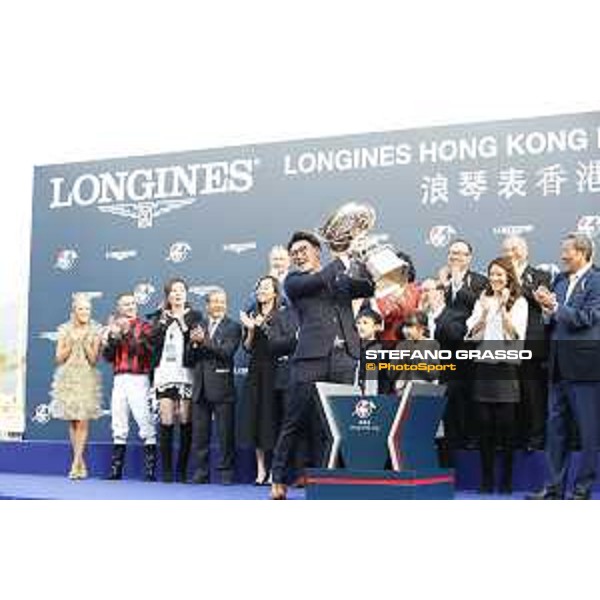 Longines Hong Kong International Races Longines Hong Kong Cup - winner Zac Purton on Time Warp Hong Kong,10th dec. 2017 Ph.Stefano Grasso/Longines