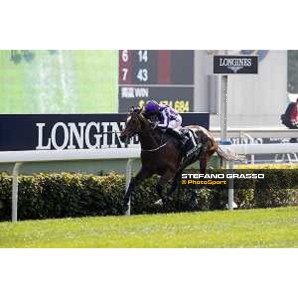 Longines Hong Kong International Races Longines Hong Kong Vase - winner Ryan Moore on Highland Reel Hong Kong,10th dec. 2017 Ph.Stefano Grasso/Longines