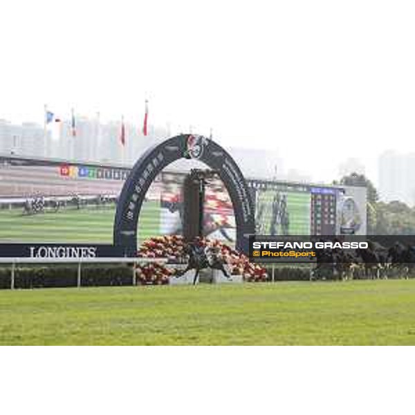 Longines Hong Kong International Races Longines Hong Kong Vase - winner Ryan Moore on Highland Reel Hong Kong,10th dec. 2017 Ph.Stefano Grasso/Longines