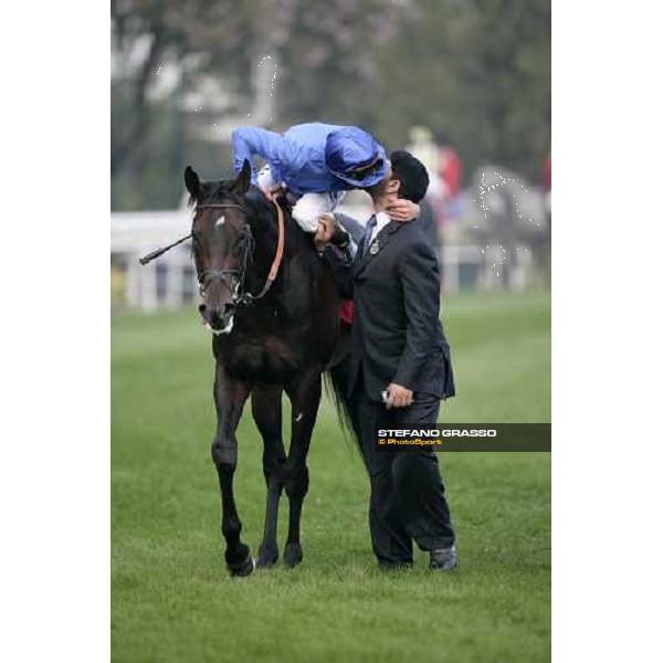 Frankie Dettori comes back in triumph on Ramonti after winning the Cathay Pacific Hong Kong Cup and congratulates with trainer Saeed Bin Suroor Hong Kong, Sha Tin racetrack, 9th dec. 2007 ph. Stefano Grasso