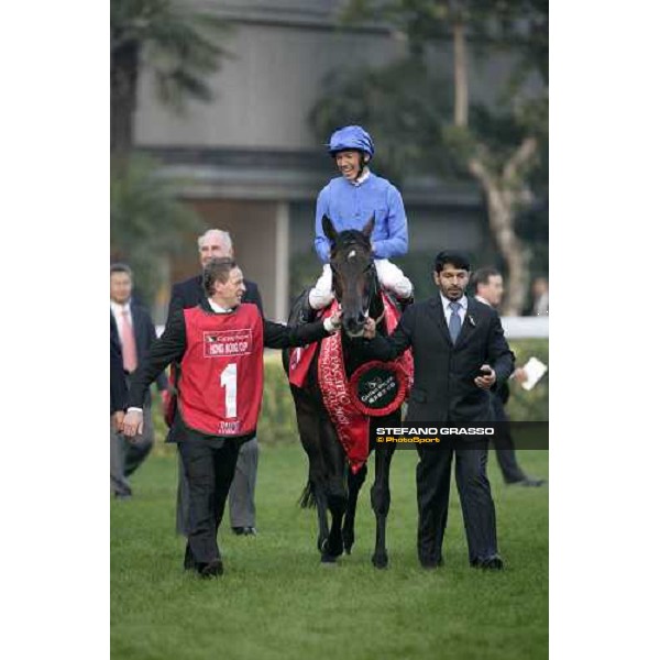 Frankie Dettori comes back in triumph on Ramonti after winning the Cathay Pacific Hong Kong Cup with Saeed Bin Suroor at right Hong Kong, Sha Tin racetrack, 9th dec. 2007 ph. Stefano Grasso