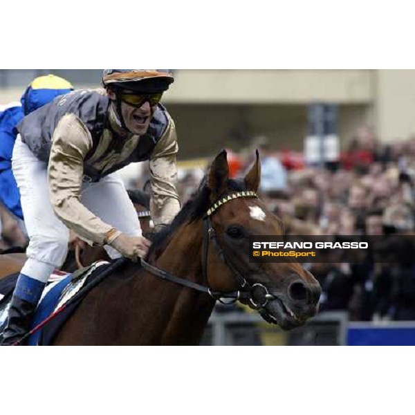 \'Olivier Peslier on Dai Jin Owner Wh Sport International trainer A.Schutz, wins the 134.o HAmburg Derby HAmburg, july 6th 2003-ph.Stefano Grasso\' 
