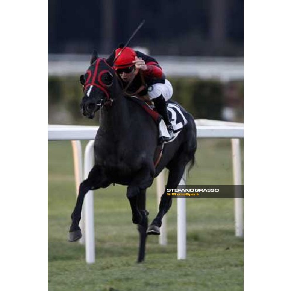 Daniele Porcu on Vola Vola wins the Premio Rosenberg Pisa, 16th dec. 2007 ph. Stefano Grasso