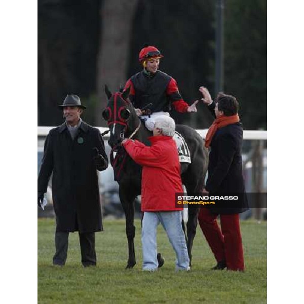 Andrea Rossi congratulates with Daniele Porcu on Vola Vola after winning the Premio Rosenberg Pisa, 16th dec. 2007 ph. Stefano Grasso