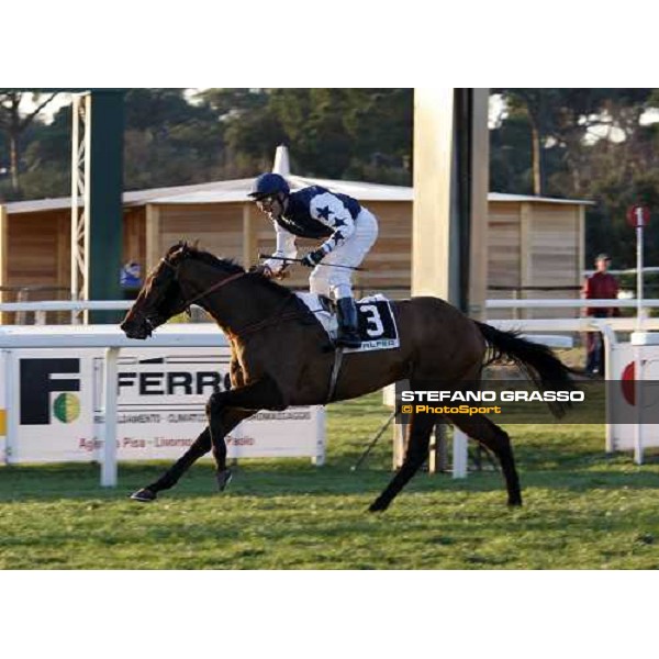 Max Tellini exults on Dematil after winning Criterium di Pisa Pisa, 16th dec. 2007 ph. Stefano Grasso