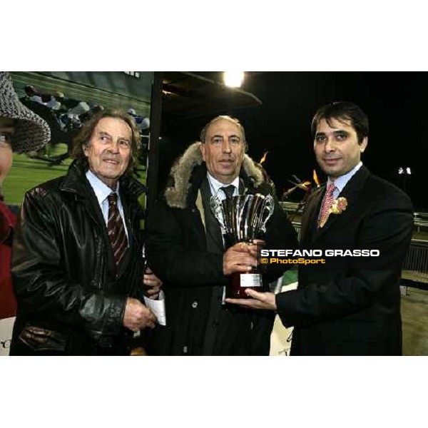 dott. Raffaele Marra gives the trophy to the owners of Once More Dubai winners of Premio Nastro d\'Oro di Sicilia at Mediterraneo racecourse Siracusa, 12th jan. 2008 ph. Stefano Grasso