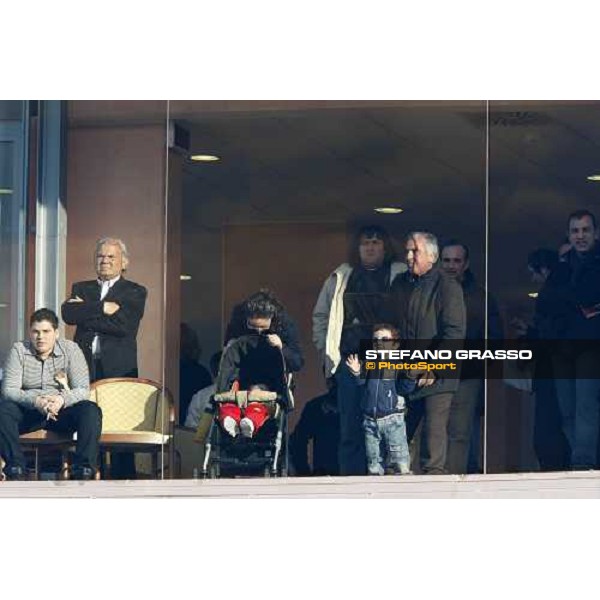 racegoers at Mediterraneo racecourse Siracusa, 12th jan. 2008 ph. Stefano Grasso