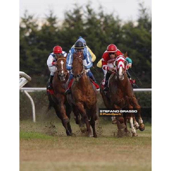 racing at Mediterraneo racecourse Siracusa, 12th jan. 2008 ph. Stefano Grasso
