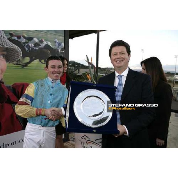 dott. Concetto Mazza gives the trophy to Guillaume Millet winner of 1st heat of Campionato Fantini del Mediterraneo at Mediterraneo racecourse Siracusa, 12th jan. 2008 ph. Stefano Grasso