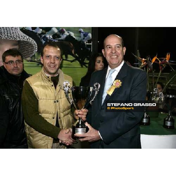 group photo for Nothing at All connection winner of Premio Teatro Greco at Mediterraneo racecourse Siracusa, 12th jan. 2008 ph. Stefano Grasso