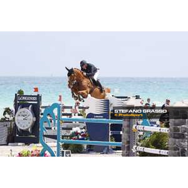 LGCT of Miami Beach - Class 4 - Roger Yves Bost (FRA) on Vino D\'Espinet - Miami Beach, - 5 April 2018 - ph.Stefano Grasso/LGCT